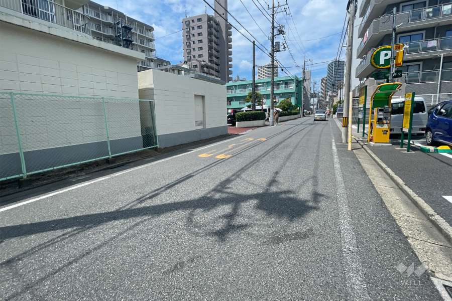 敷地北側の前面道路