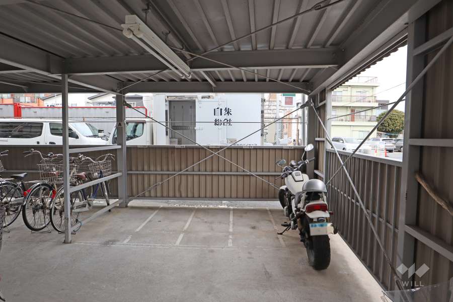 バイク置場　