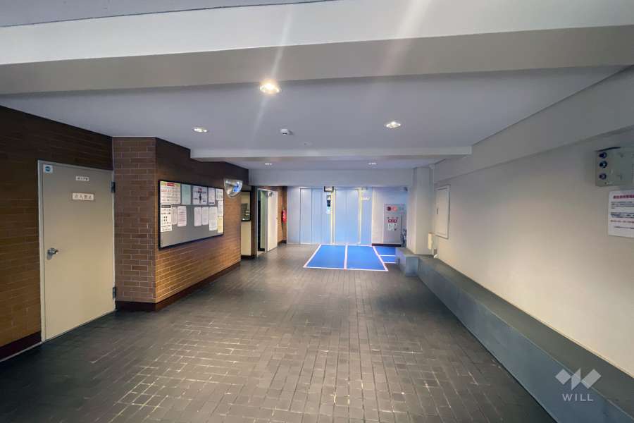 エントランスホール