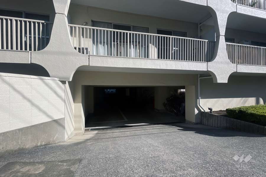 駐車場の出入り口