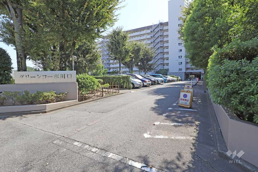 駐車場の出入り口