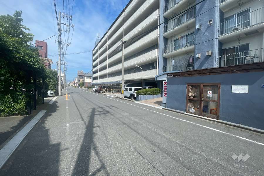 敷地北西側の前面道路