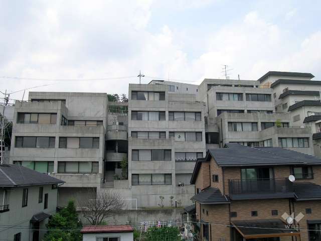 箕面アームズの外観