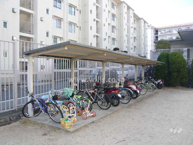 屋根付きの駐輪場・バイク置場