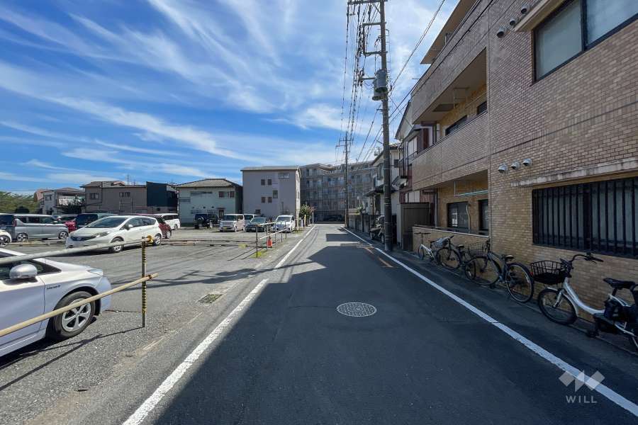 敷地北東側の前面道路