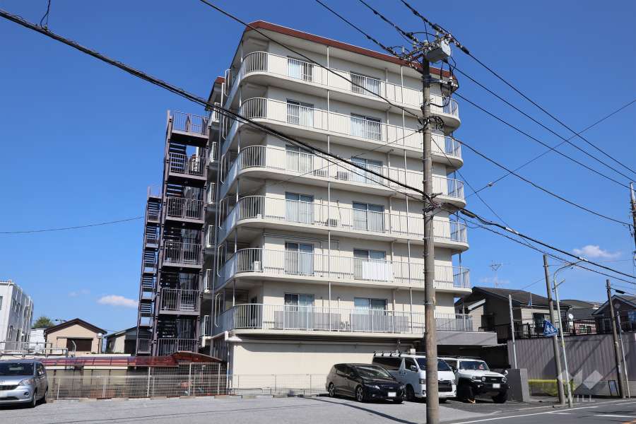 エクセレンス川口の外観（南西側から）