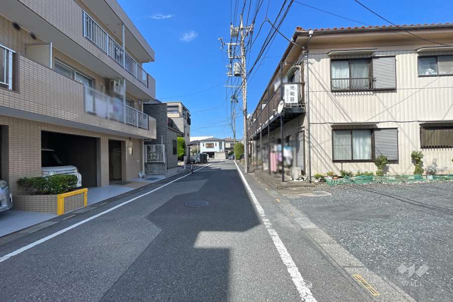 敷地北東側の前面道路