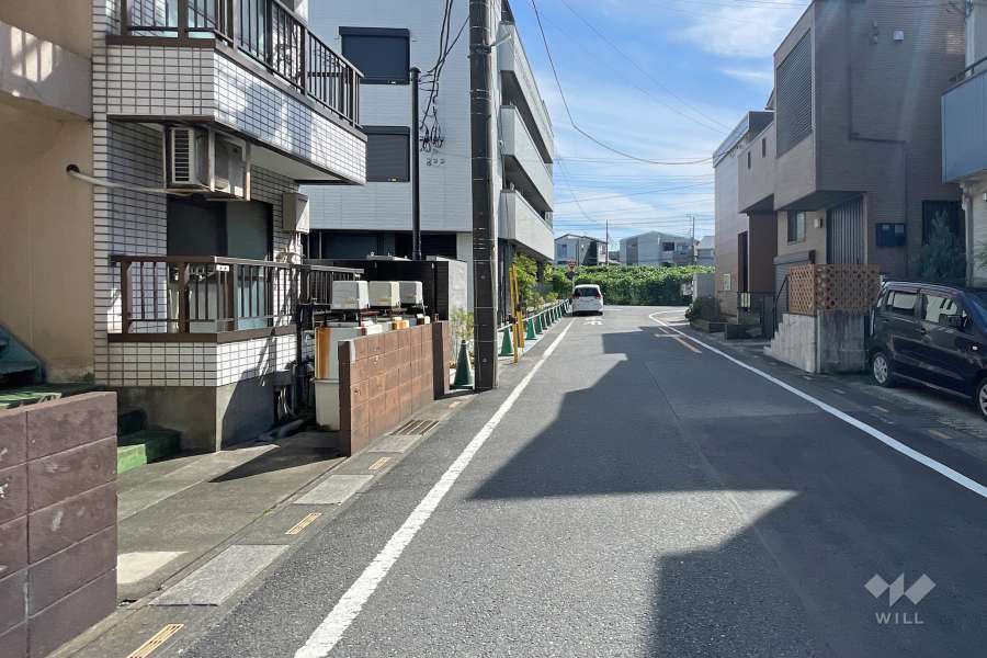 敷地北東側の前面道路　