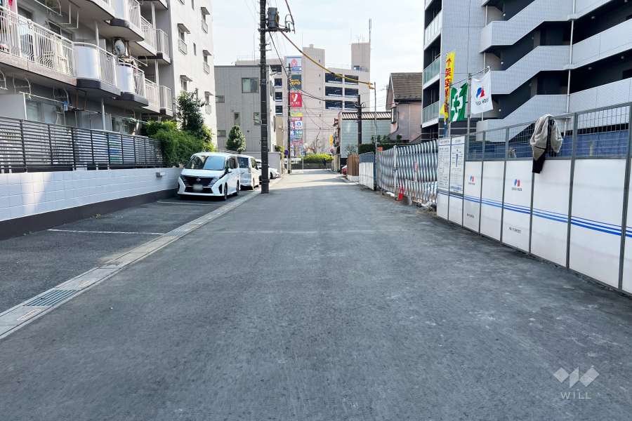 敷地北西側の前面道路