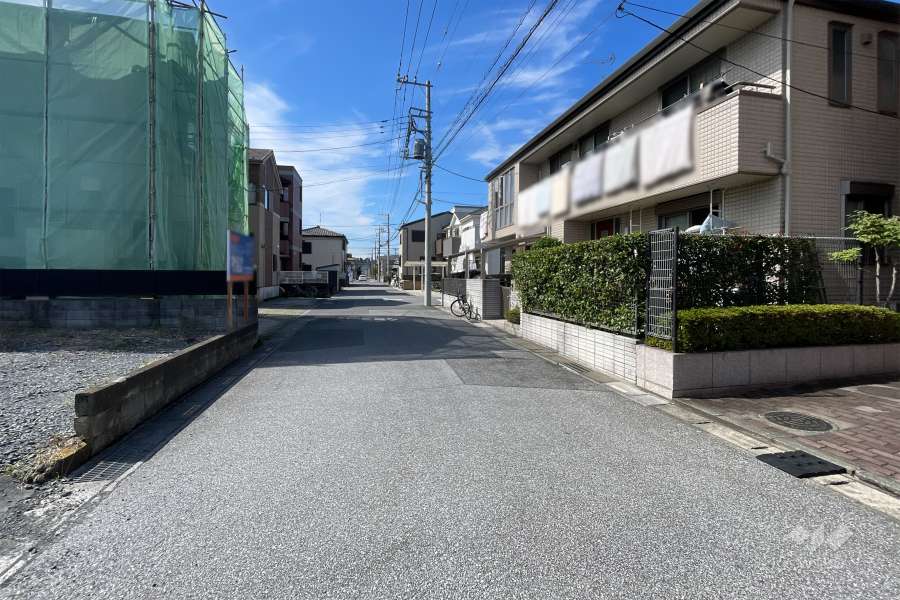 敷地南東側の前面道路　
