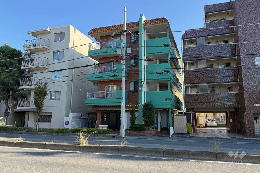 ピーターマンション北園壹番館の外観（西側から）