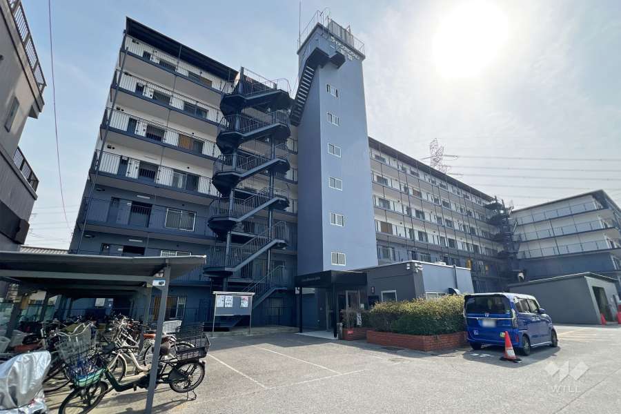 ライオンズマンション草加の外観（北西側から）