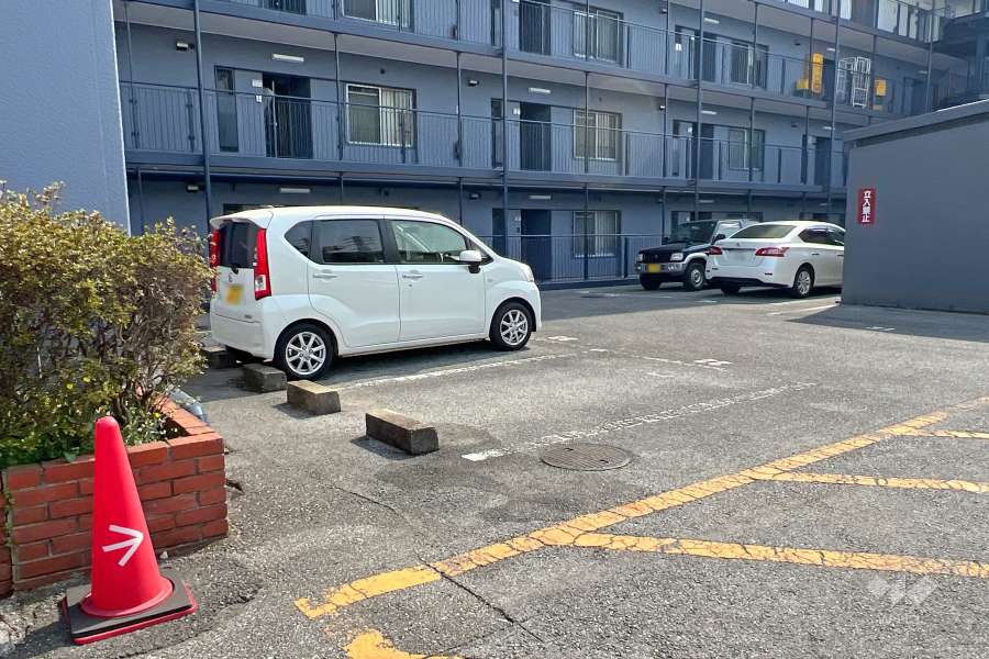 敷地内駐車場（屋外平面式）　