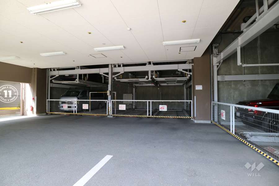 敷地内駐車場（屋内機械式）