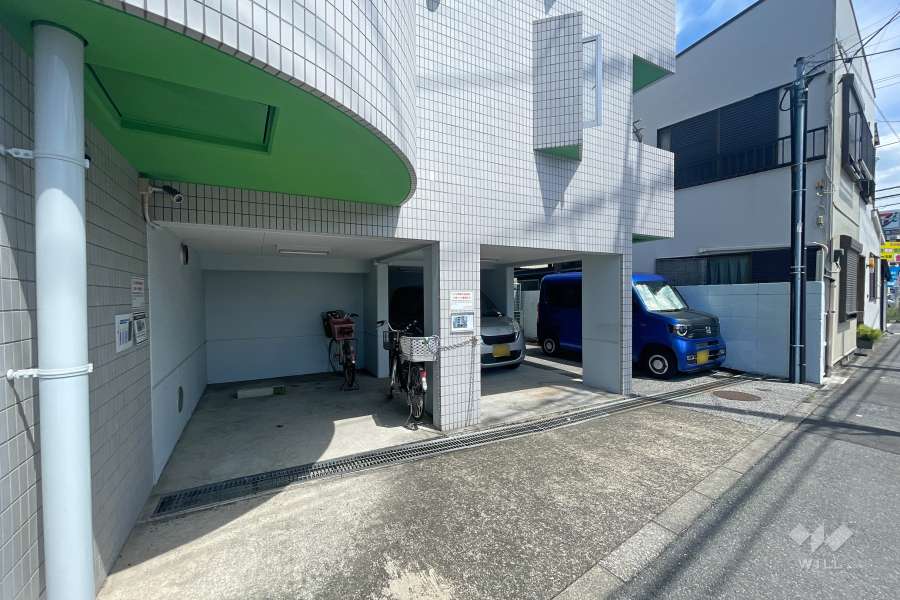 敷地内駐車場（屋外平面式・屋内平面式）