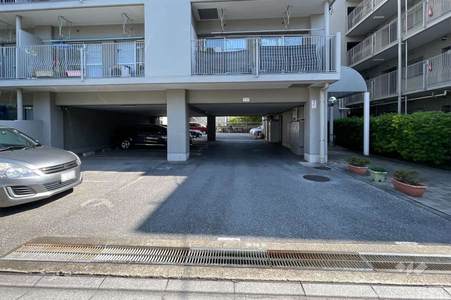 駐車場の出入り口