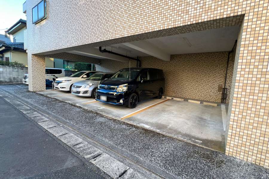 敷地内駐車場（屋内平面式）