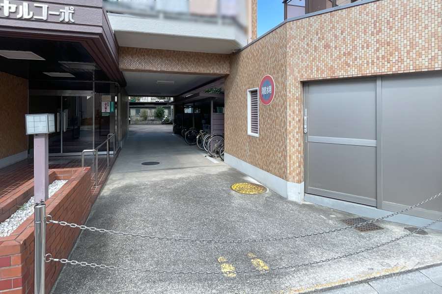 駐車場の出入り口