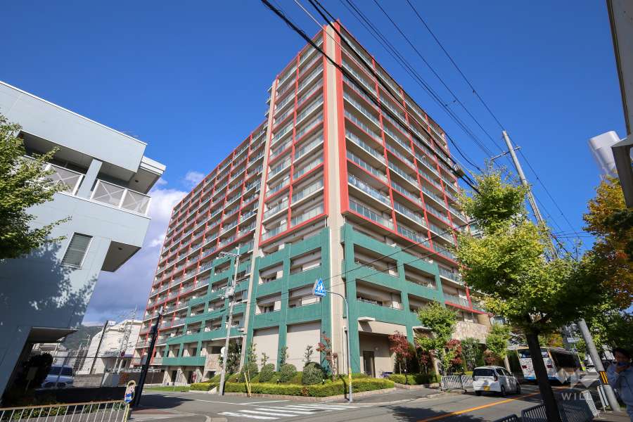 ルネ桜楓館千里中央の外観（南西側から）