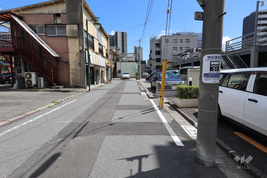 敷地北側の前面道路　