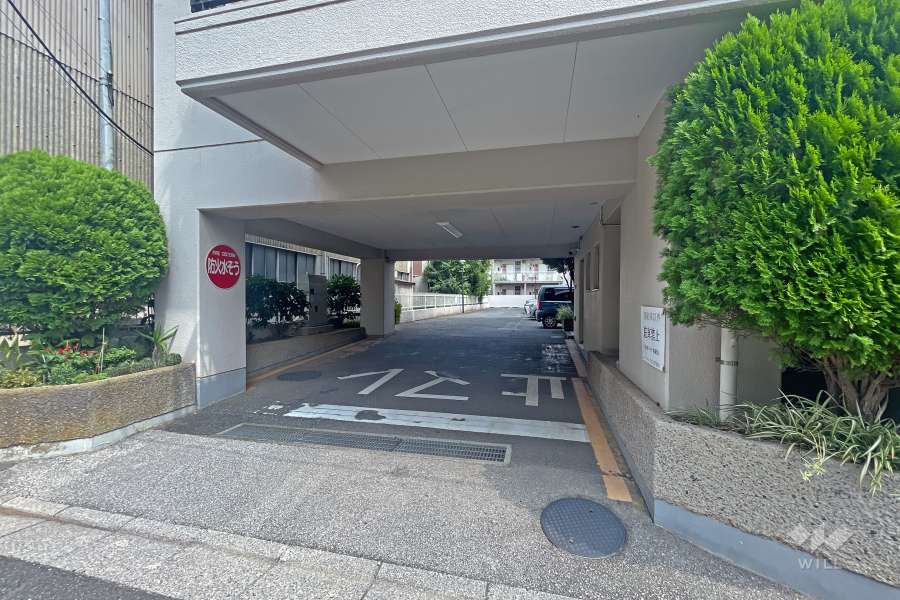 駐車場の出入り口