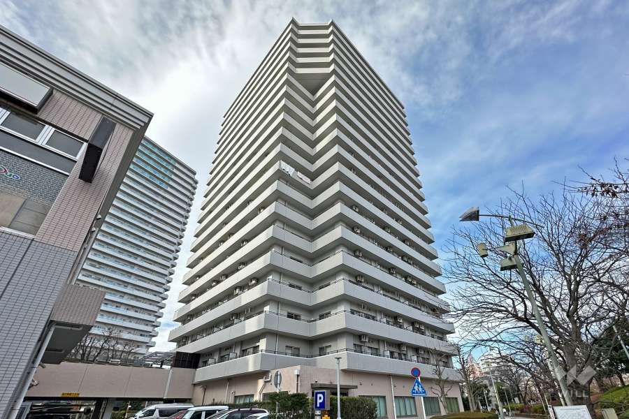 リプレ川口一番街6号棟の外観（南東側から）
