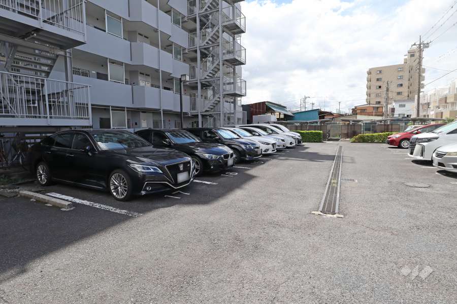 敷地内駐車場（屋外平面式）