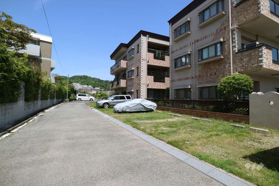 敷地内駐車場（屋外平面式）
