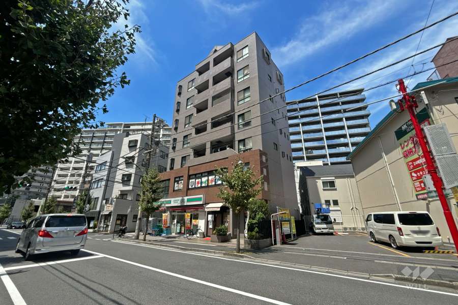 イーストコートの外観（南東側から）
