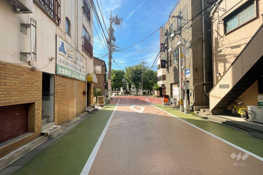 敷地北東側の前面道路