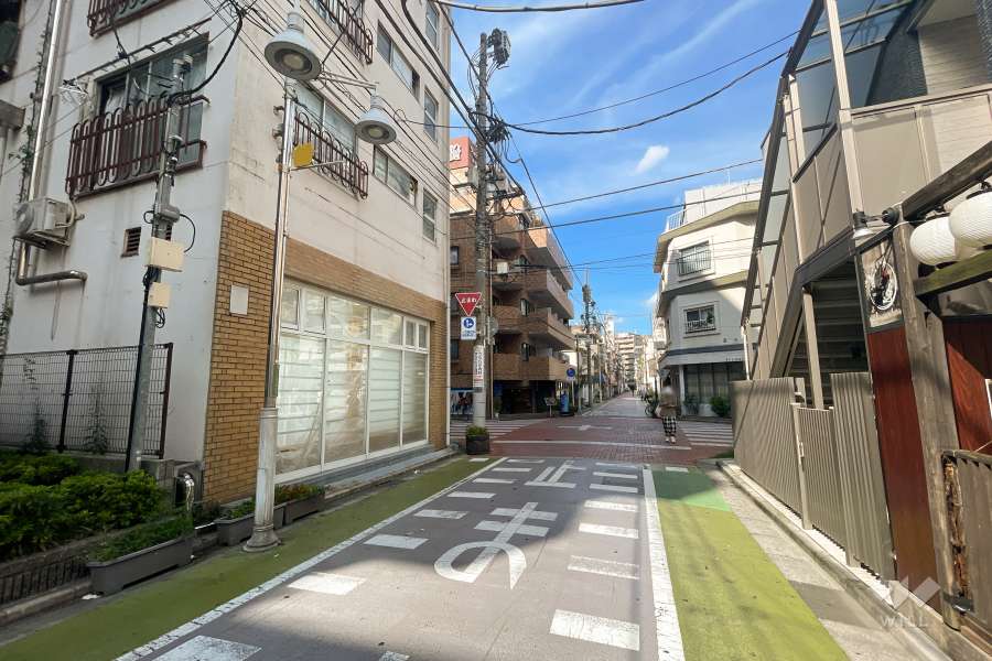 敷地南東側の前面道路