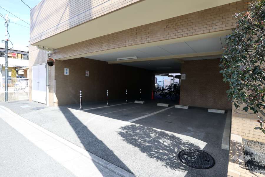 敷地内駐車場（屋内平面式）