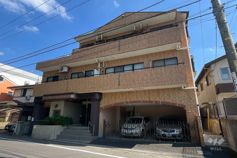 ライオンズマンション前田東公園の外観（南西側から）