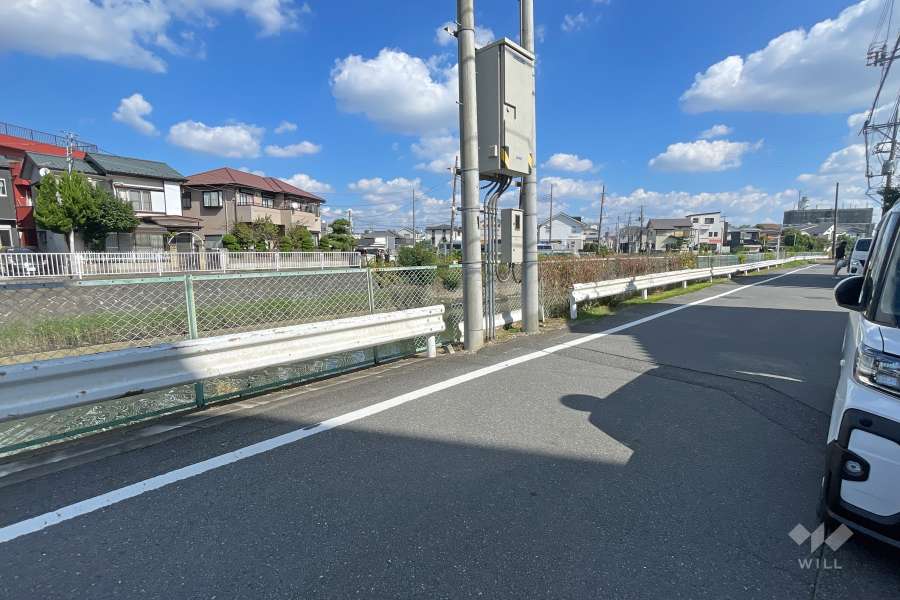 敷地北側の前面道路