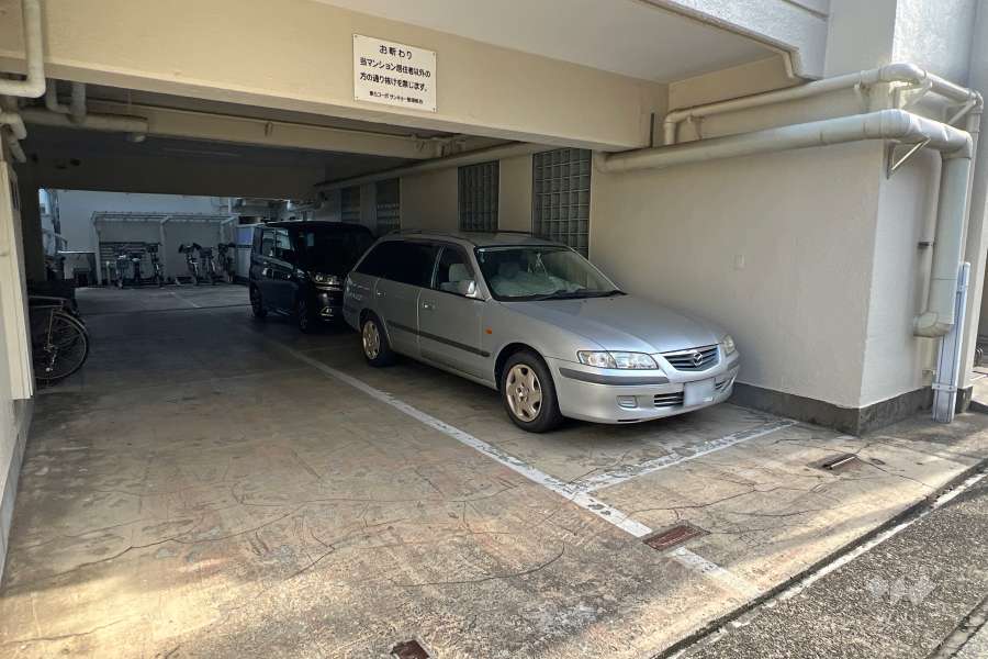 敷地内駐車場（屋内平面式）