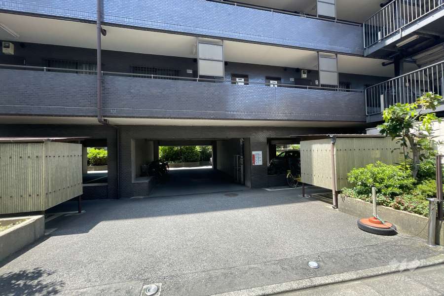 駐車場の出入り口