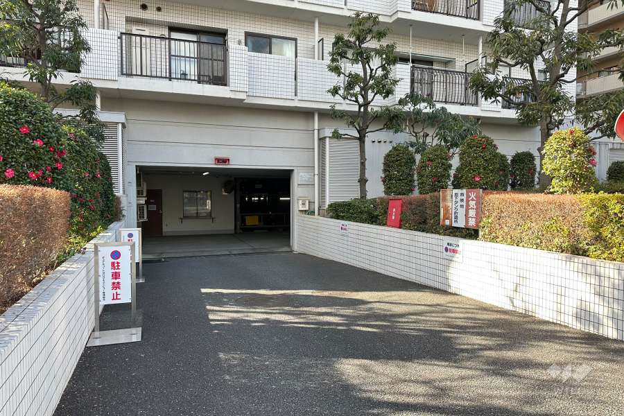 敷地内駐車場（屋内機械式）