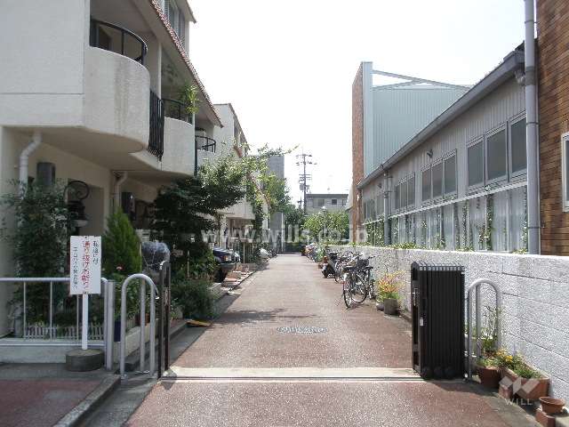 マンションの北側通路