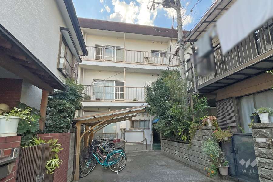 シャルマン青木の外観（南東側から）