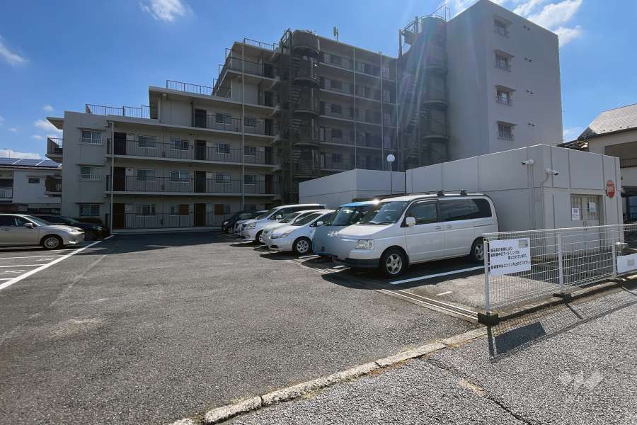 敷地内駐車場（屋外平面式）