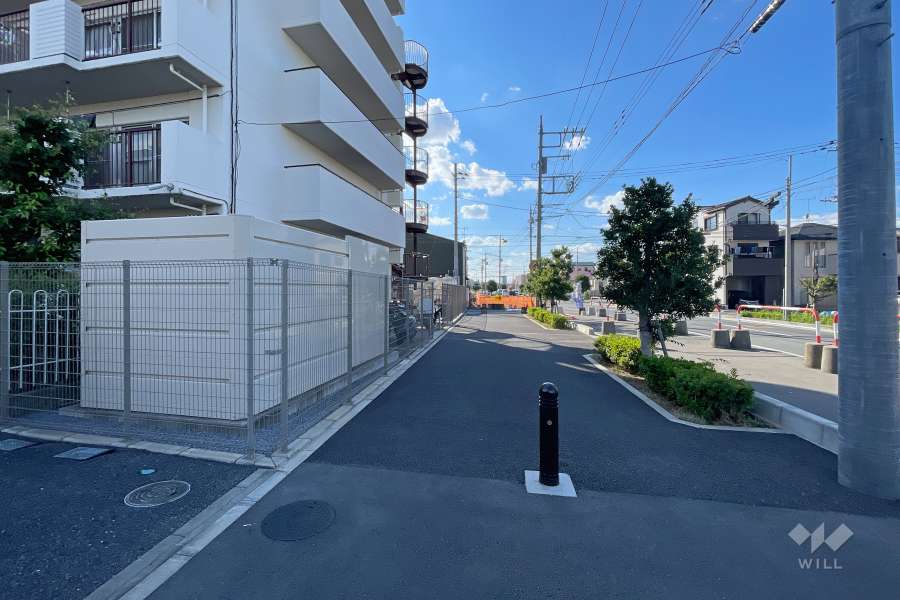 敷地北側の前面道路