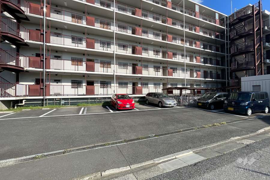 敷地内駐車場（屋外平面式）