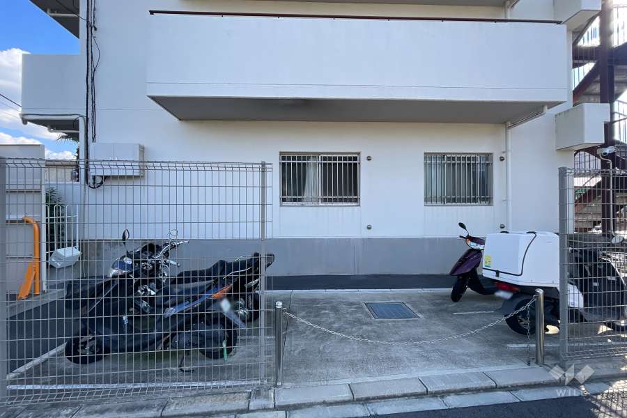 バイク置き場