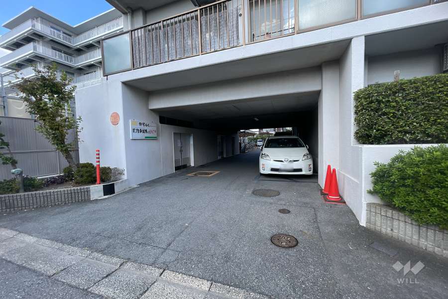 駐車場の出入り口