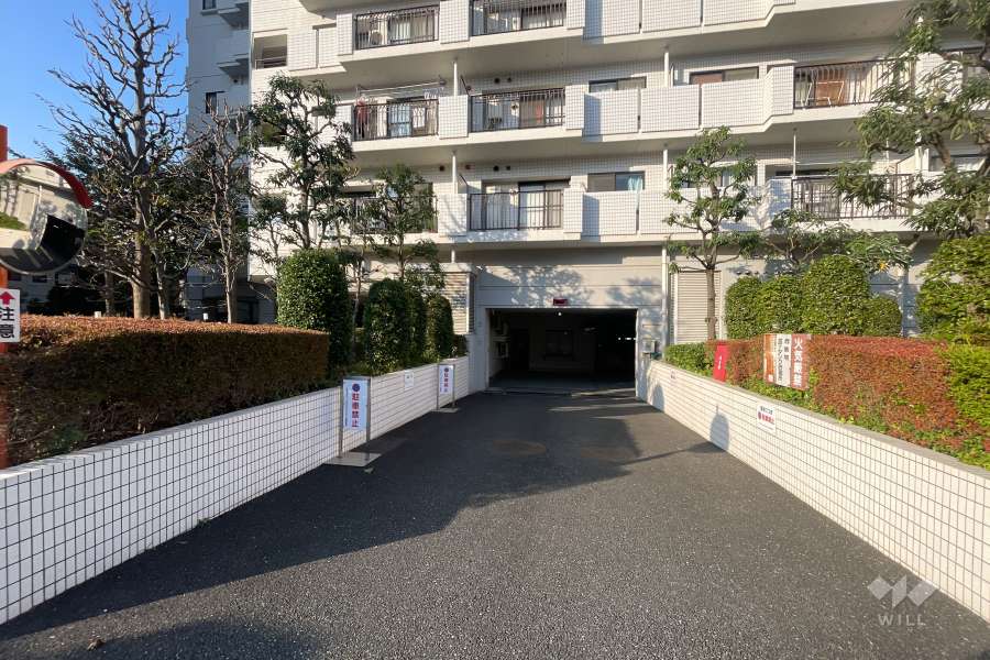 駐車場の出入り口