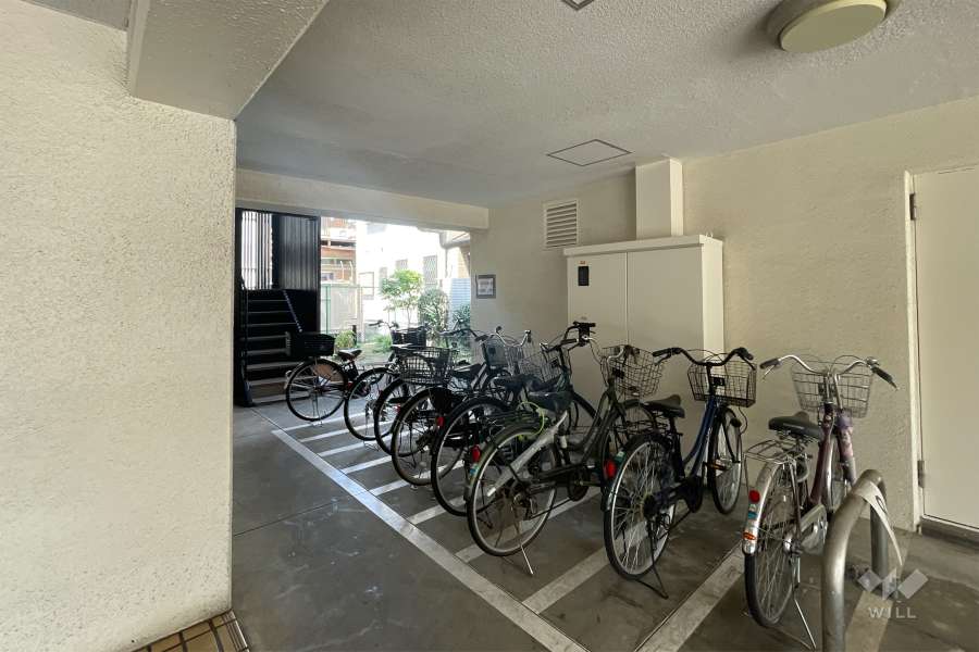 屋内に設けられた駐輪場
