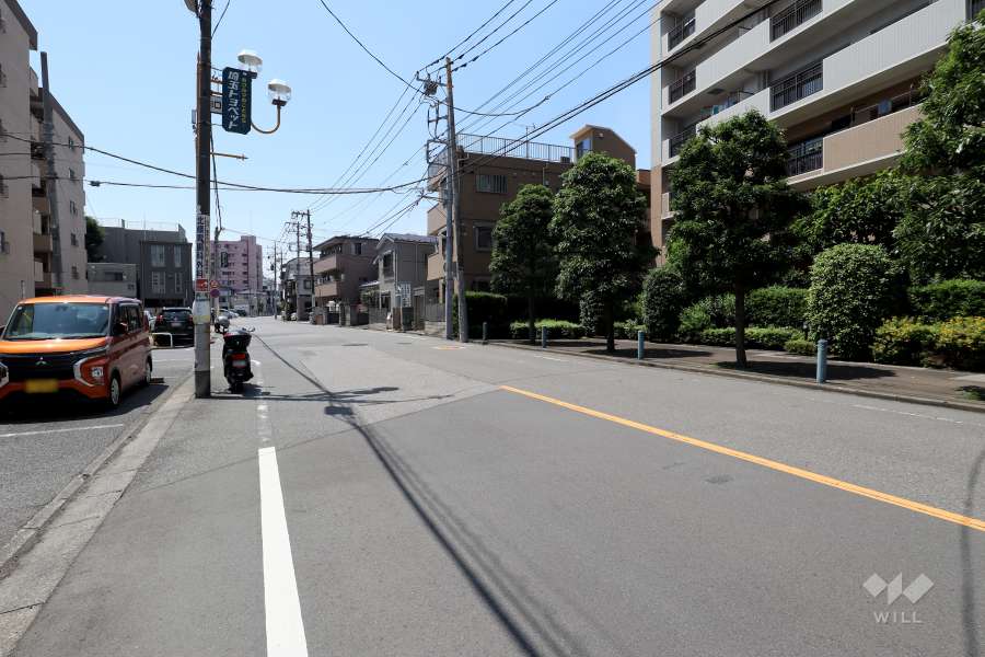 敷地北側の前面道路