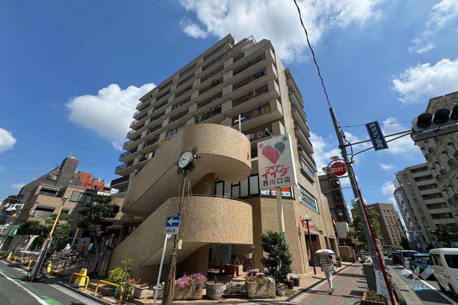 ライオンズマンション西川口ヴィアーレの外観（南側から）