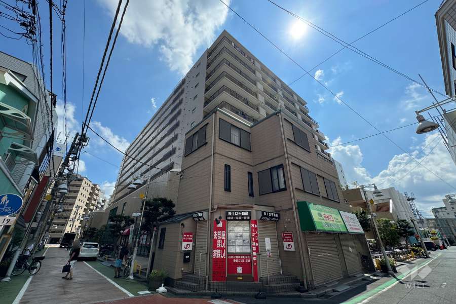 ライオンズマンション西川口ヴィアーレの外観（西側から）