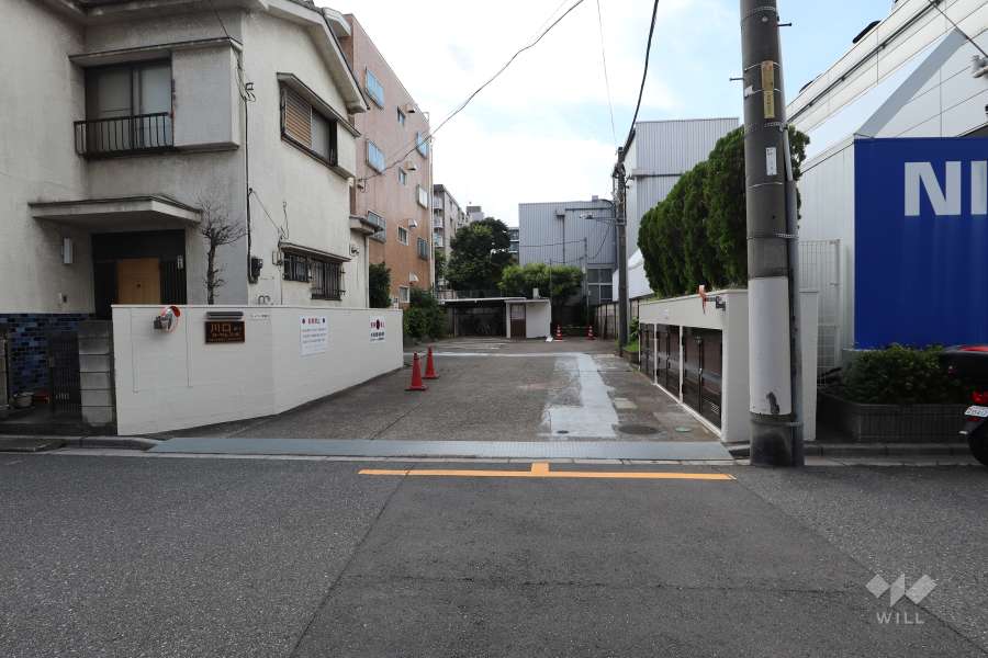 駐車場の出入り口